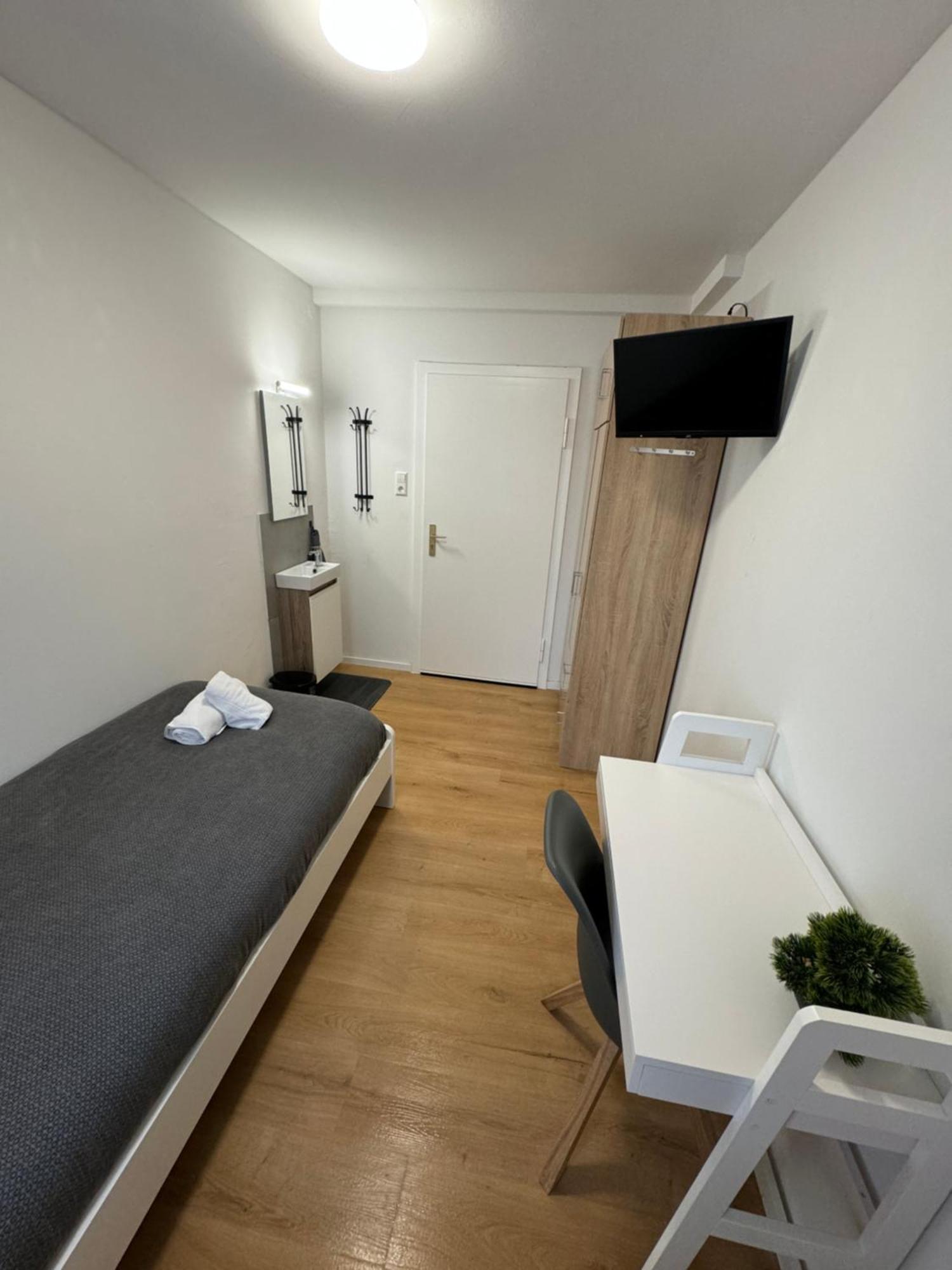 Pension Baeren Engstingen ภายนอก รูปภาพ