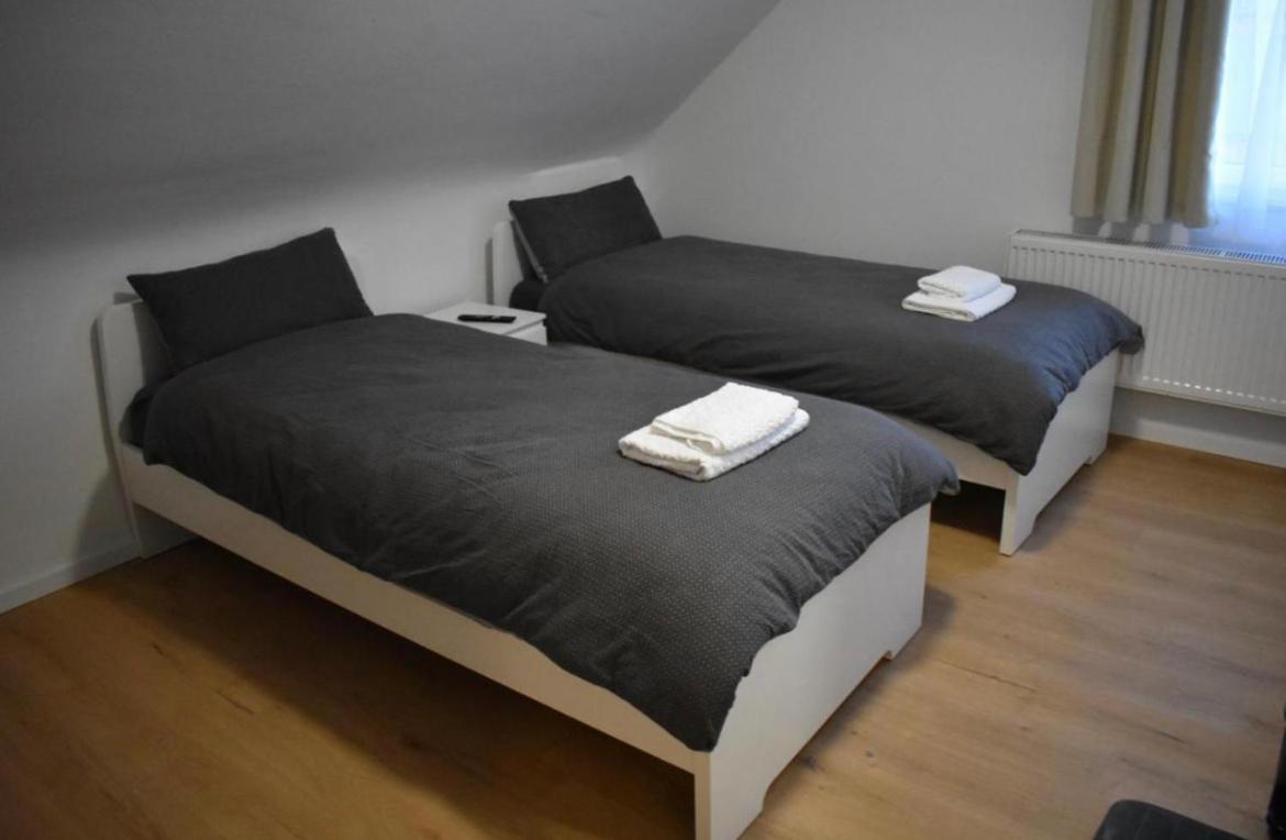 Pension Baeren Engstingen ภายนอก รูปภาพ